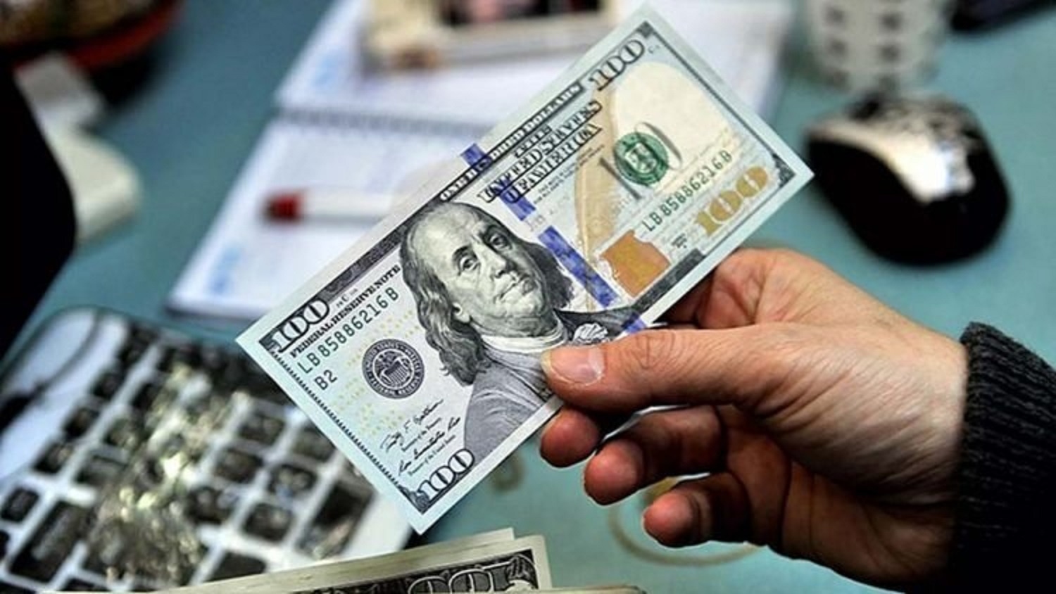 وصل كام؟ سعر الدولار اليوم في مصر تحديث يومي بعد ارتفاعه في السوق الموازية اليوم الاربعاء 13 ديسمبر 2023