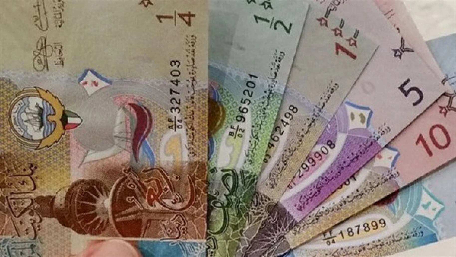 سعر الدينار الكويتي في السوق السوداء والبنوك اليوم الاربعاء 13 ديسمبر 2023
