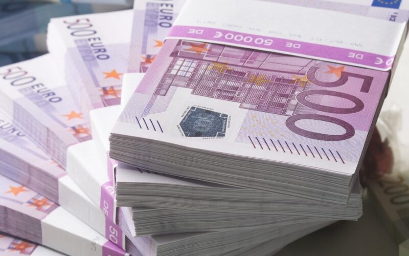 توقع اسعار اليور في السوق السوداء غدا | الآن سعر اليورو اليوم الخميس 25 أبريل 2024 في السوق السوداء والبنوك