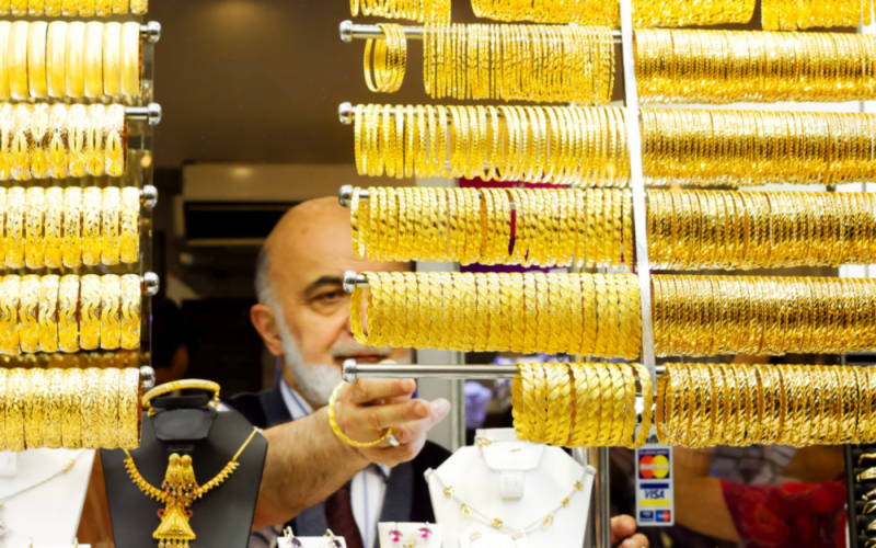 “استثمر فلوسك” سعر جرام الذهب عيار 21 سعر الذهب اليوم الخميس 18 أبريل 2024 في محلات الصاغة
