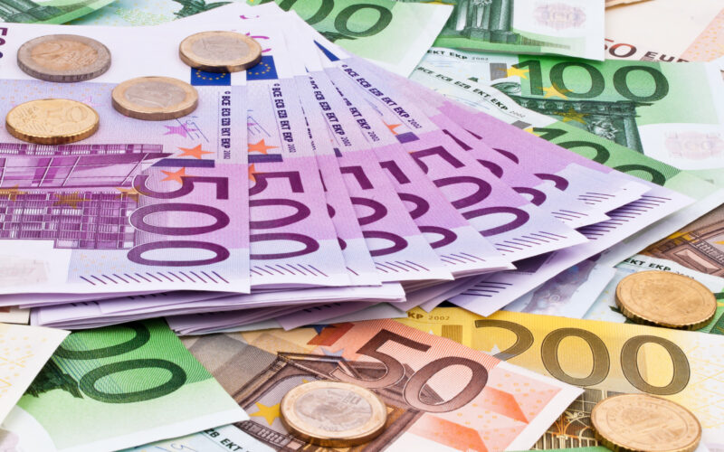 “EUR vs EGP” سعر اليورو اليوم مصر الجمعة 19 أبريل 2024 في السوق السواء والبنوك المصرية