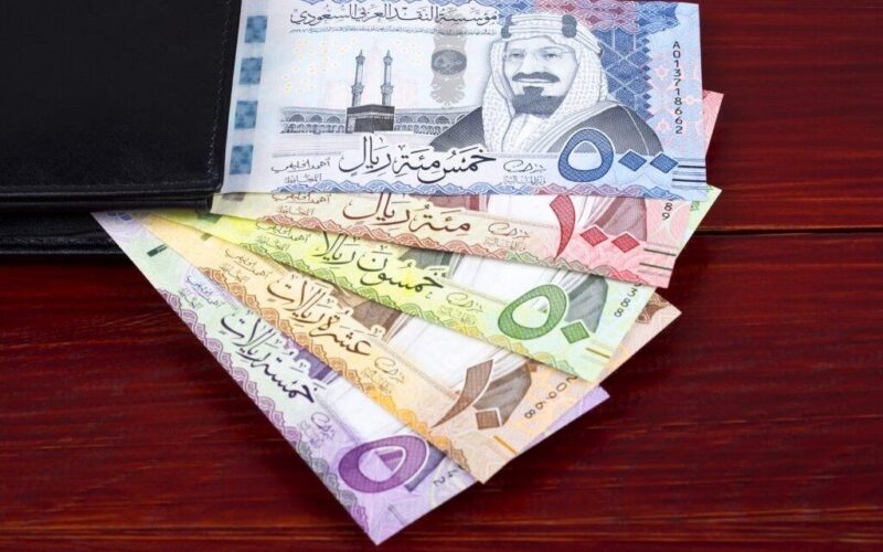 “بداية موسم الحج” توقعات سعر الريال السعودي غدا 2024 في بداية تعاملات اليوم