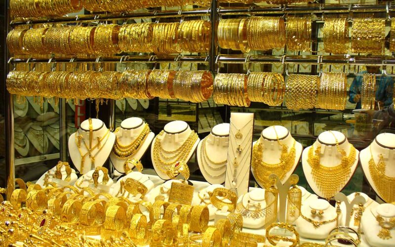 توقعات سعر الذهب غدا بسعر المصنعية في سوق الصاغه | أسعار الذهب اليوم الخميس 25 أبريل 2024 في محلات الصاغة