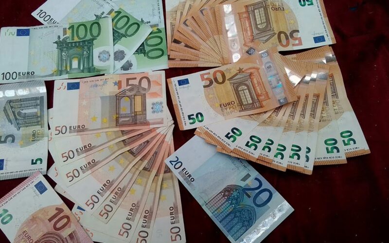 “الأوروبي وصل كام” سعر اليورو اليوم الخميس 18 أبريل 2024 في السوق السوداء والبنوك المصرية