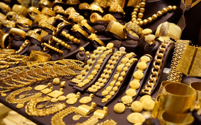 سعر الذهب عيار 21 الان في سوق الصاغه اليوم الجمعة 26 أبريل 2024 بالمصنعية