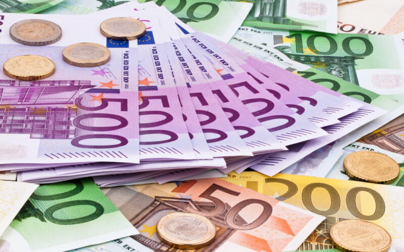 100 يورو كم جنيه مصري في السوق السوداء وفي البنوك المصرية الخميس الموافق 23 مايو 2024