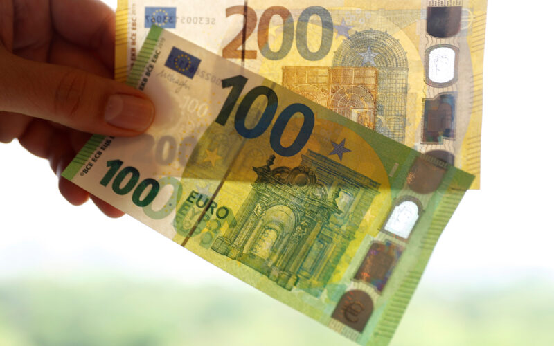 100 يورو كم جنيه مصري في السوق السوداء اليوم الخميس 2 مايو 2024 وفي البنوك