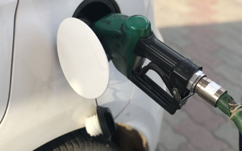 “اللتر بـكام” كم سعر البنزين اليوم الخميس الموافق 27 يونيو 2024 في جميع محطات الوقود
