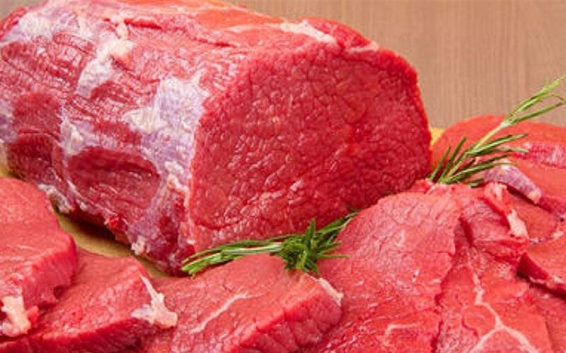 “الحمره بكام” سعر اللحم اليوم الثلاثاء 4 يونيو 2024 فى الاسواق وجميع منافذ البيع المصريه